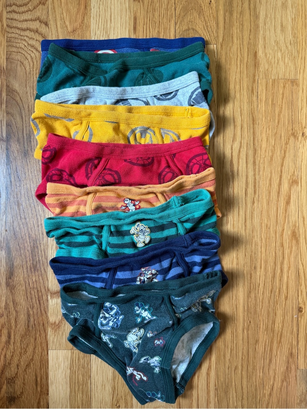 Organic cotton boy’s underwear size 4-5 years
( 9 pair)